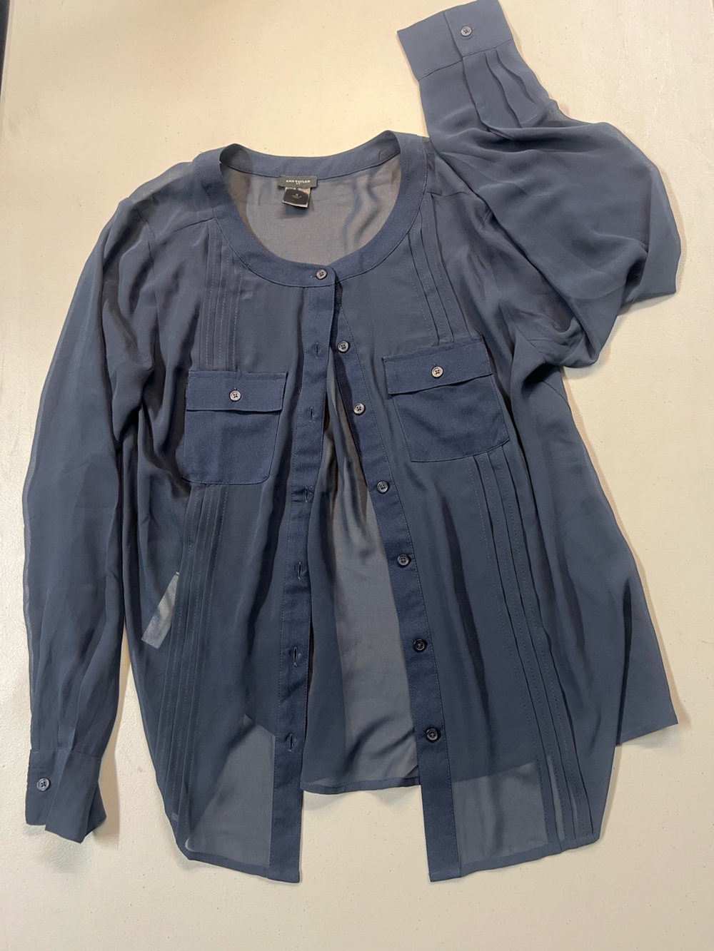 Ann Taylor Women’s Sheer Navy Chiffon Button Front Pintuck Blouse Size Small